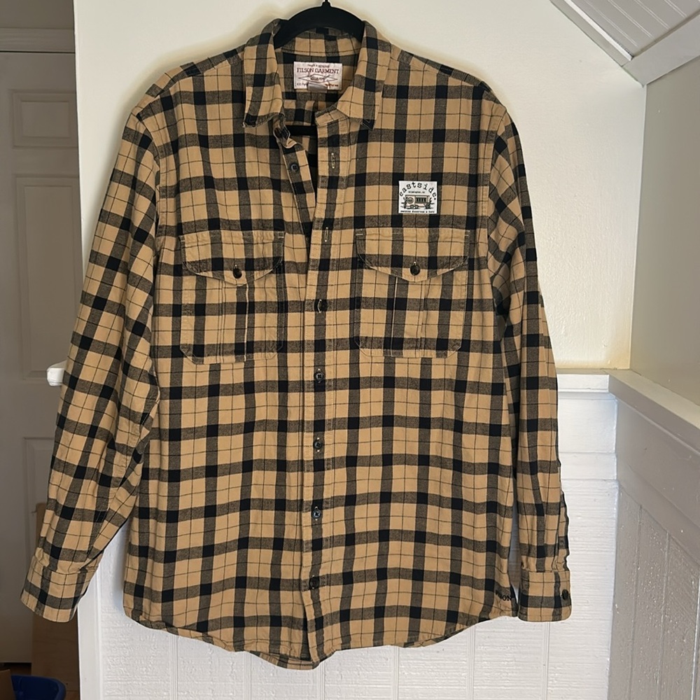 Filson Flannel Plaid Button Down Men’s Shirt size Large - Picture 3 of 12